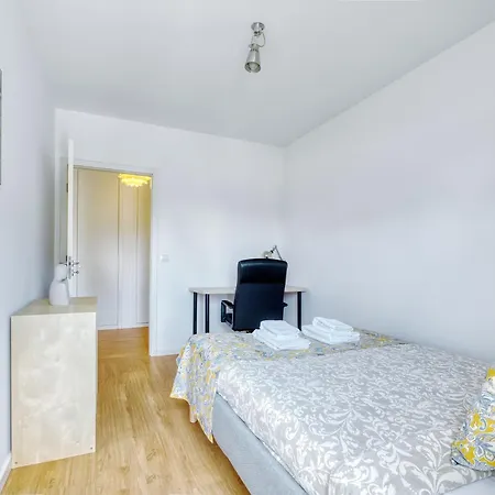 Portucale ! Modern 2br Flat With Garage Appartamento *