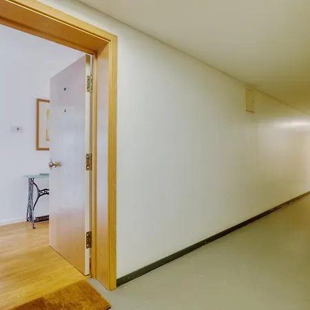 Portucale ! Modern 2br Flat With Garage * Lisbona